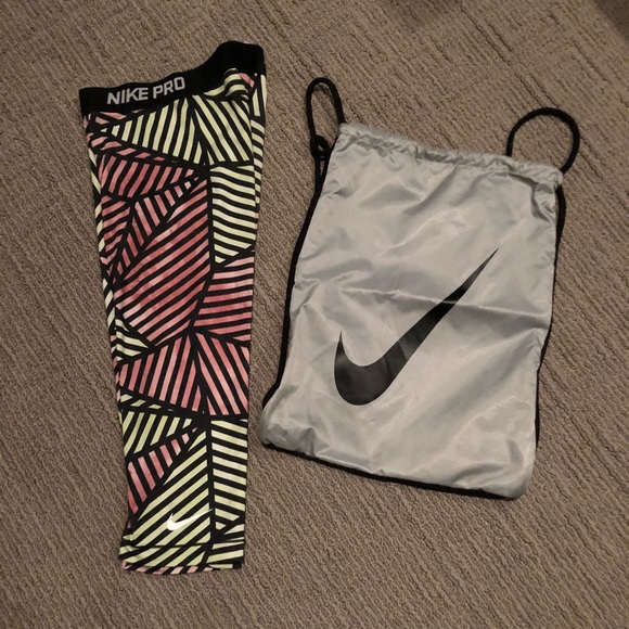 FREE Nike bag + Nike Pro legging+ dry fit Legging - Picture 7 of 8